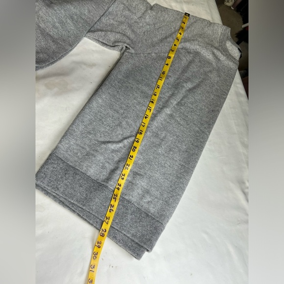 VINCE Men’s light gray wool Cashmere blend crew neck sweater size XXL. - Picture 13 of 13